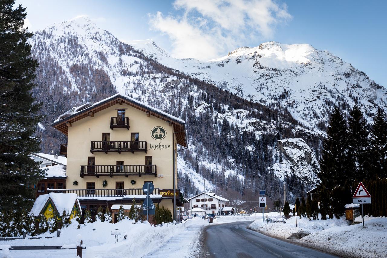 Hotel Lyshaus Гресоне Сен Жан Екстериор снимка