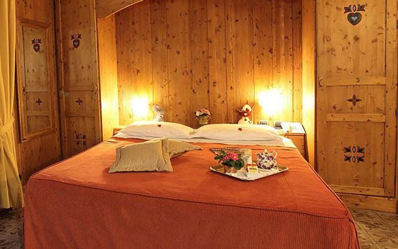 Hotel Lyshaus Гресоне Сен Жан Екстериор снимка